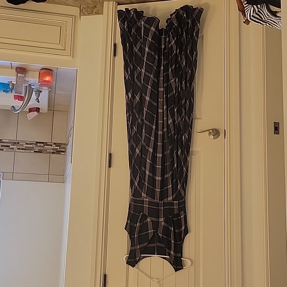 Ordered online but it was too small so I'm selling it.